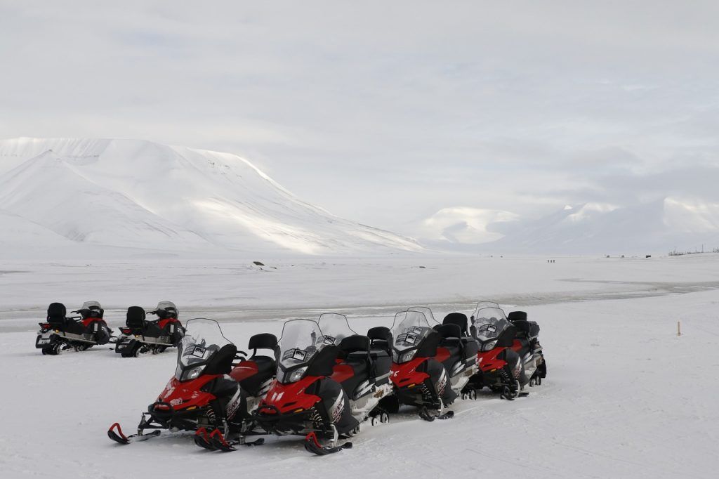 Ocio accesible en la nieve: motos de nieve